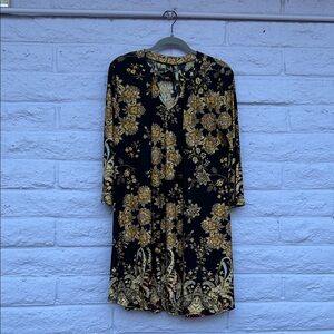Black and Gold Pattern 3/4 length sleeve Mini Dress